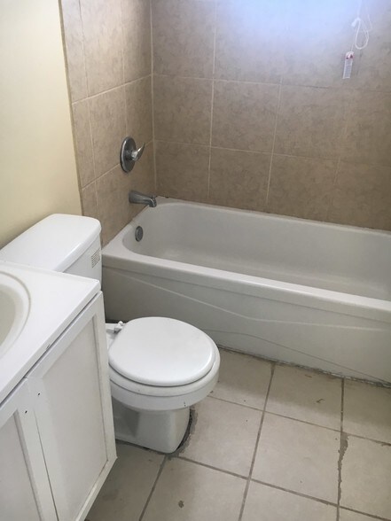 More Photos Of 596 S Danny Thomas Blvd, Memphis Apartments For Sale