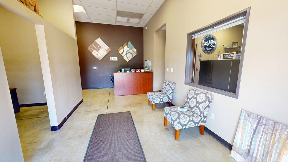 More Photos Of 2201 Patterson Industrial Dr, Pflugerville Warehouse For Lease