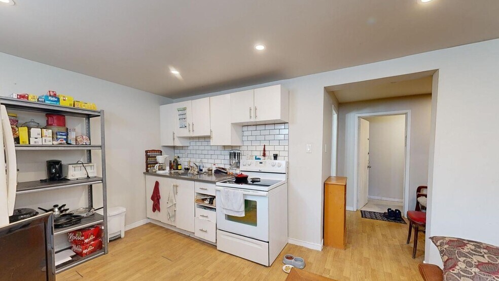 More Photos Of 184 Simcoe St, London Apartments For Sale
