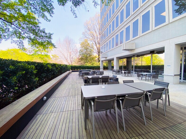 More Photos Of 1819 Peachtree Rd, Atlanta Medical For Lease