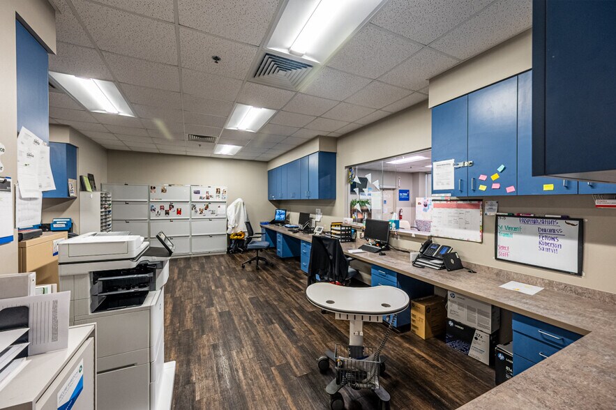More Photos Of 1312 Professional Blvd, Evansville Medical For Sale