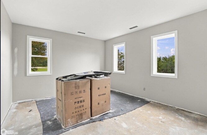 More Photos Of 1307 Broadway St, West Burlington Freestanding For Sale