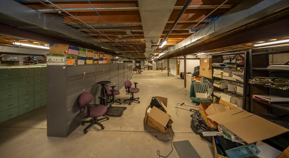 More Photos Of 337 Brady Ave, Caspian Office For Sale