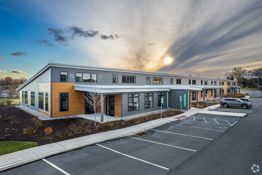 Primary Photo Of 4250 Independence Dr, Schnecksville Office For Lease