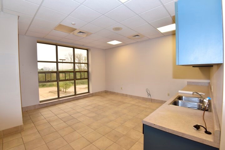 More Photos Of 2834 Northgate Dr, Iowa City Office For Lease