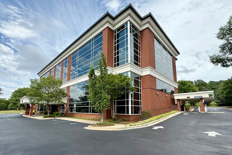 Primary Photo Of 4700 Whitesburg Dr, Huntsville Medical For Lease