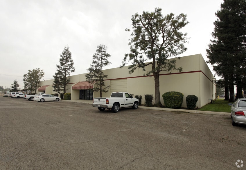 More Photos Of 1834-1836 Norris Rd, Bakersfield Warehouse For Lease