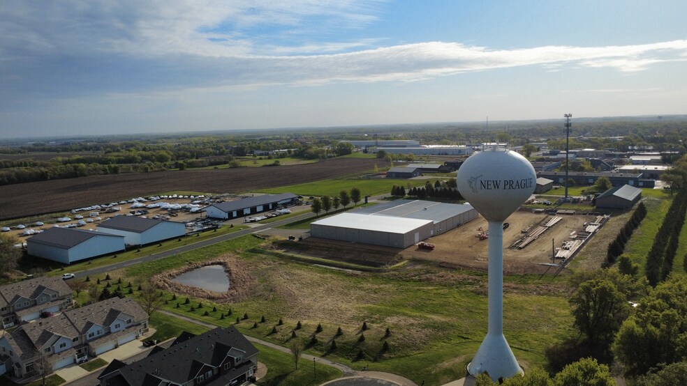 More Photos Of 701 6th St NW, New Prague Distribution For Lease