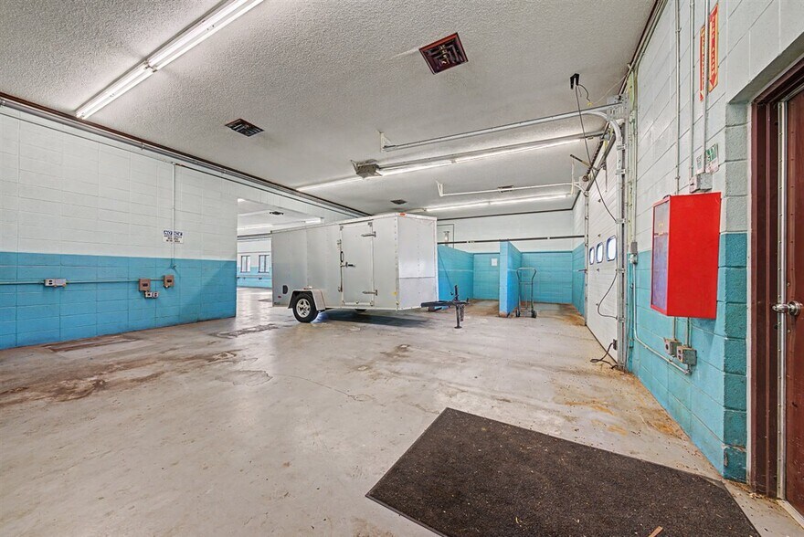 More Photos Of 16771 S 15th St, Galesville Warehouse For Sale