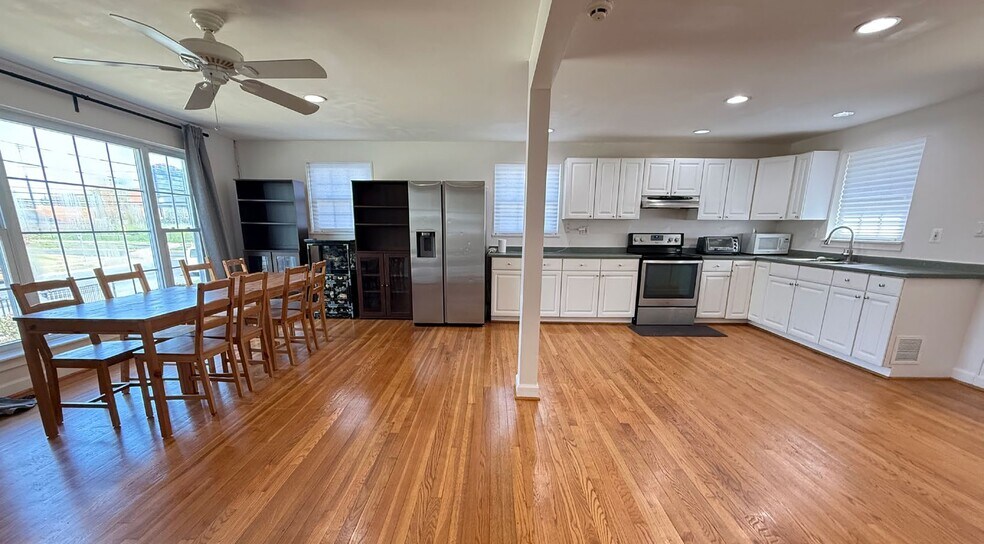 More Photos Of 12323 Bluhill Rd, Silver Spring Religious Facility For Sale