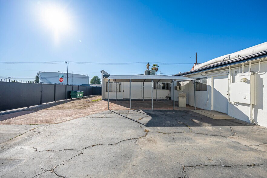 More Photos Of 5146 Maine Ave, Baldwin Park Flex For Lease