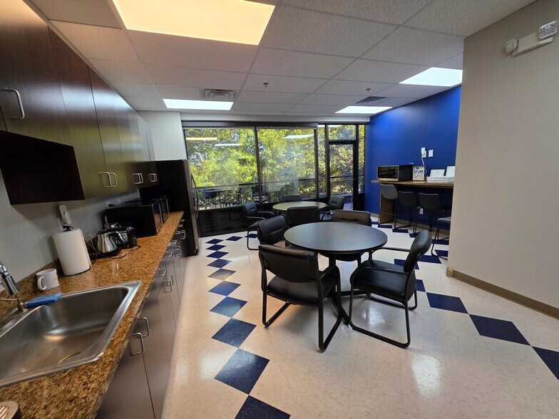 More Photos Of 303 Corporate Center Dr, Stockbridge Office For Lease