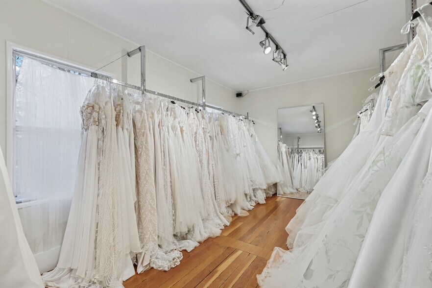 More Photos Of 620 Marsh Rd NE, Calgary General Retail For Lease