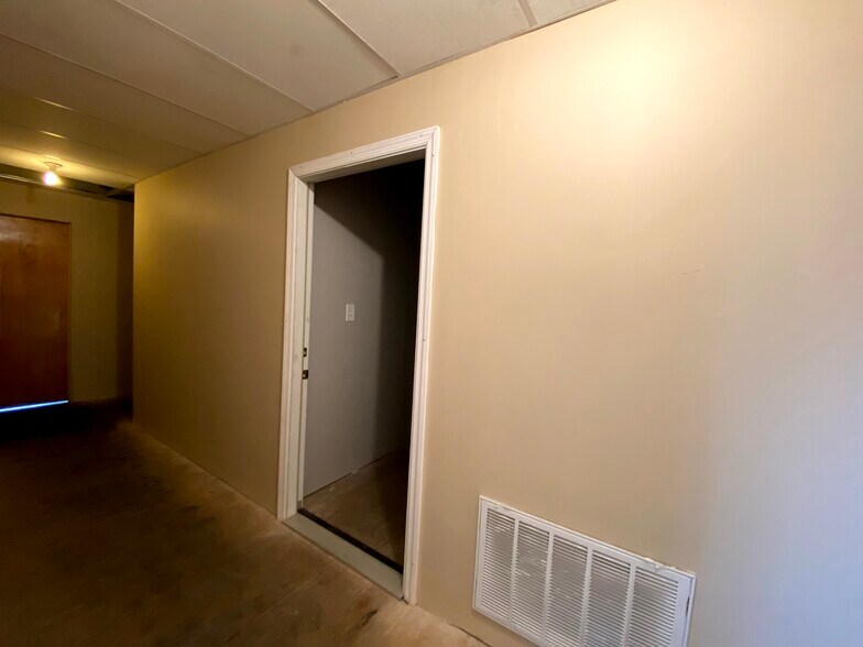 More Photos Of 333-335 Meade St, Pittsburgh Light Distribution For Lease