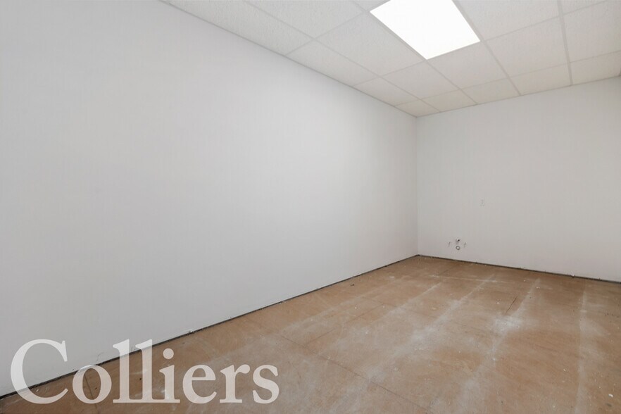 More Photos Of 2560 S Overland Ave, Burley Freestanding For Lease