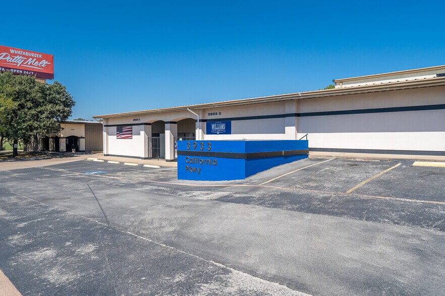 More Photos Of 3933 California Pky E, Fort Worth Unknown For Lease