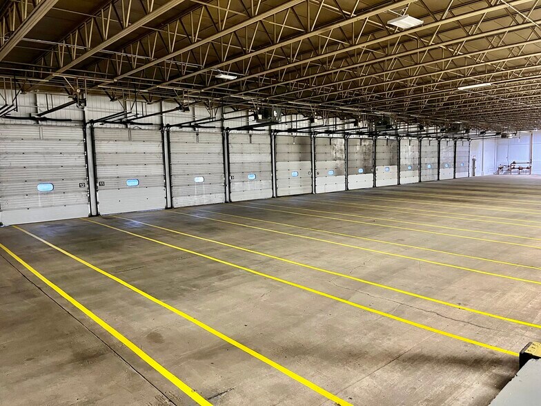 More Photos Of 1175 S Wheeling Rd, Wheeling Manufacturing For Lease