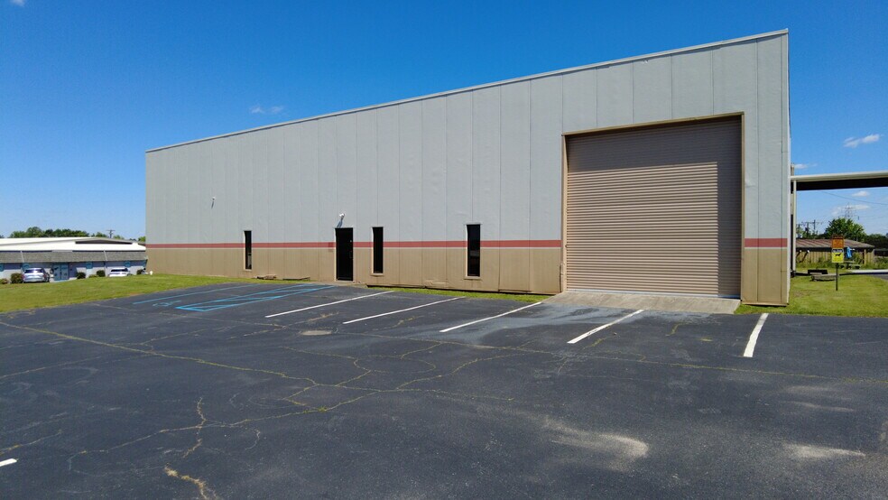 More Photos Of 100 Southwest Dr, Spartanburg Warehouse For Sale