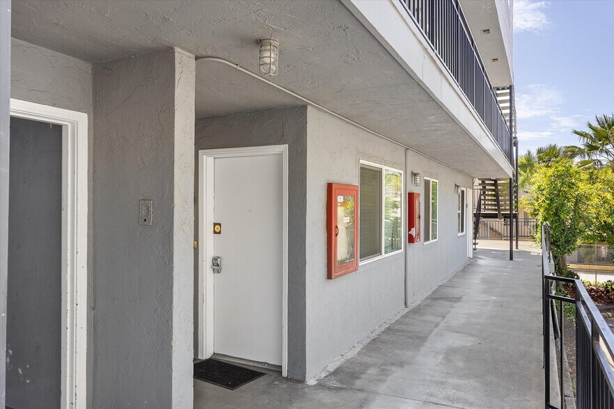 More Photos Of 2360 Ellsworth St, Berkeley Apartments For Sale