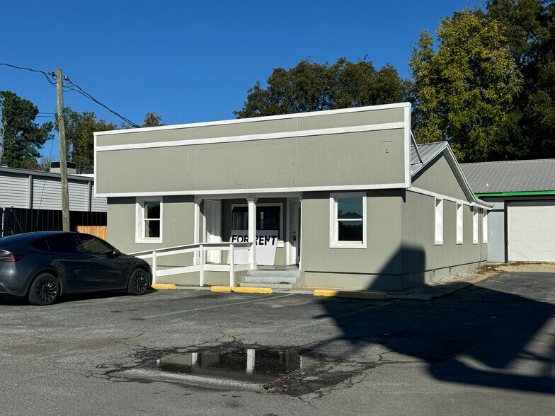Primary Photo Of 2812 Watson Blvd, Centerville Storefront For Lease
