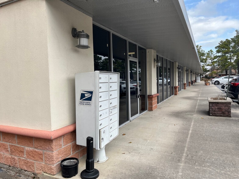 More Photos Of 16143 N Eldridge Pky, Tomball General Retail For Sale