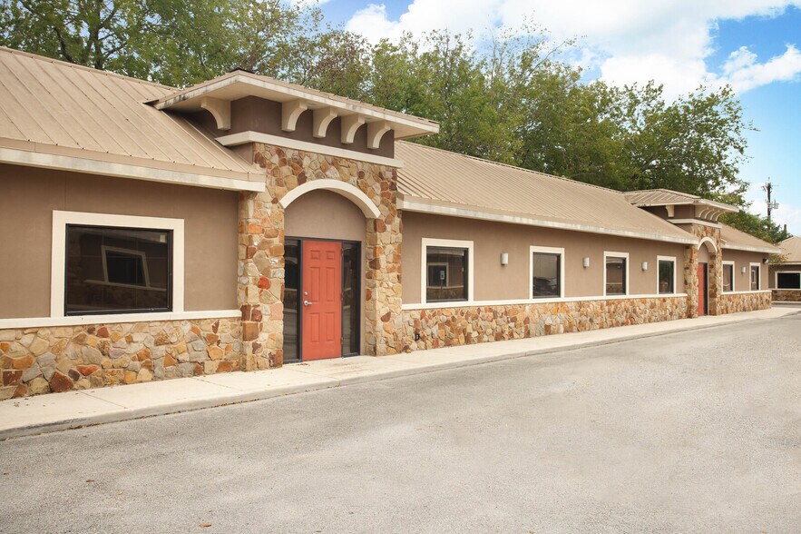More Photos Of 8860 Oakland Rd, San Antonio Office For Sale