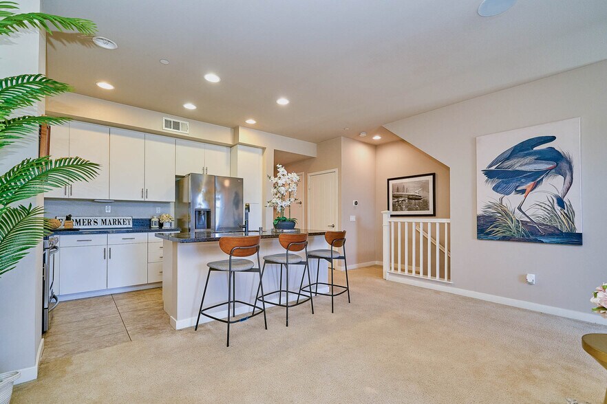 More Photos Of 801 S Anaheim Blvd, Anaheim General Retail For Sale