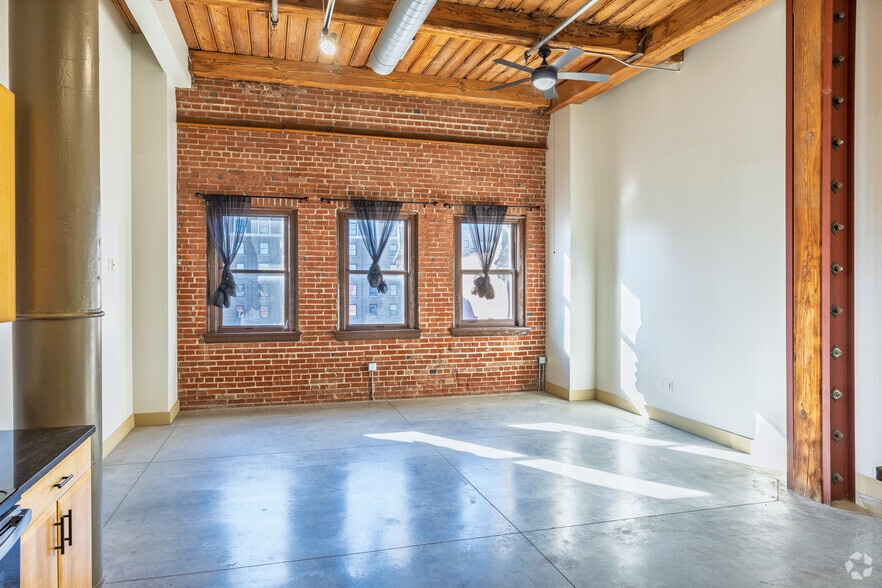 More Photos Of 1209 Washington Ave, Saint Louis Apartments For Lease