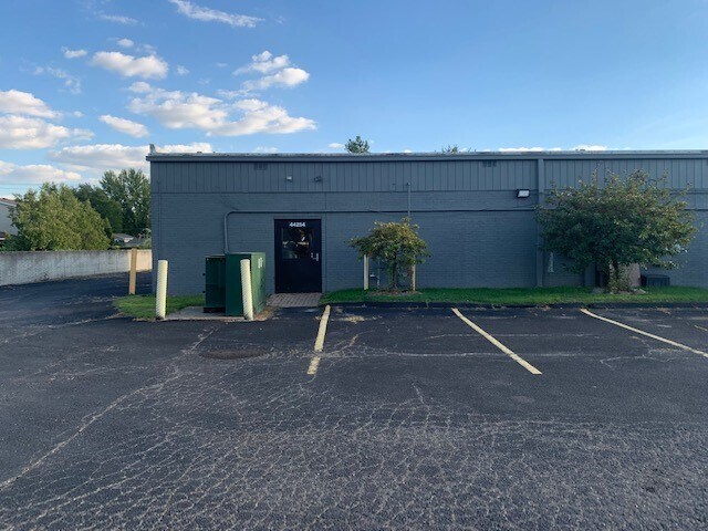 More Photos Of 44254-44282 Warren Rd, Canton Township Unknown For Lease