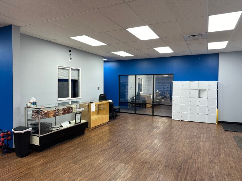 More Photos Of 3920 W 5th Ave, Post Falls Freestanding For Lease