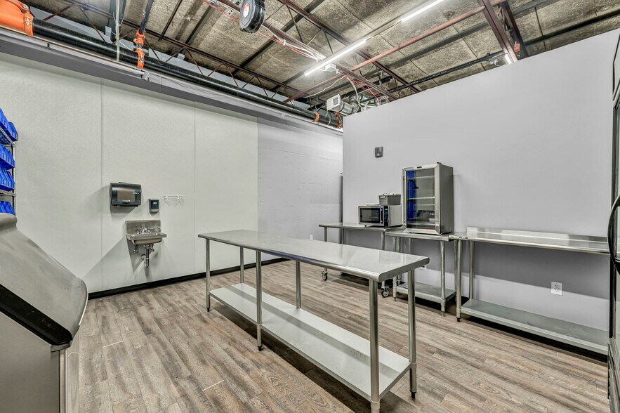 More Photos Of 1025 E Fifth Ave, Columbus Warehouse For Lease