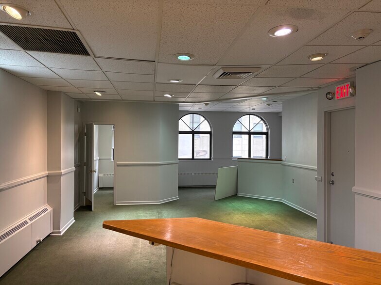 More Photos Of 323 W Superior St, Duluth Storefront Retail Office For Sale