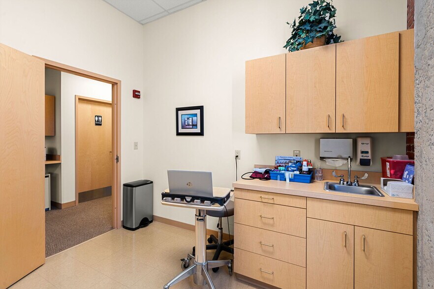 More Photos Of , Lawrence Office For Sale