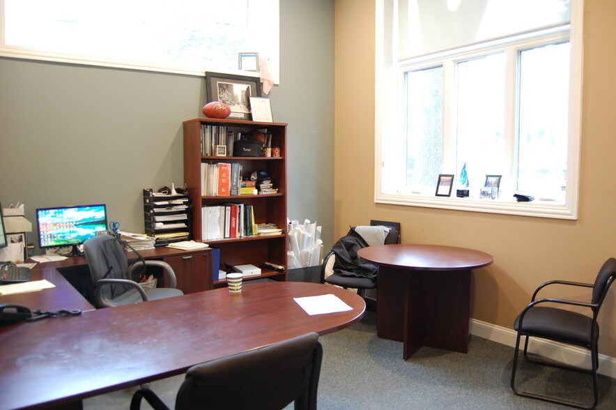 More Photos Of 2700 N Campbell Ave, Chicago Warehouse For Lease