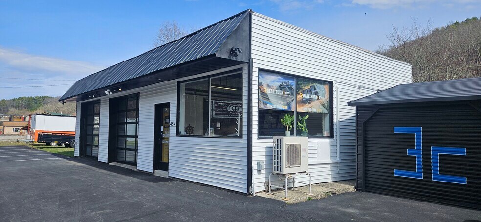 More Photos Of 454 State Route 28, Kingston Freestanding For Lease