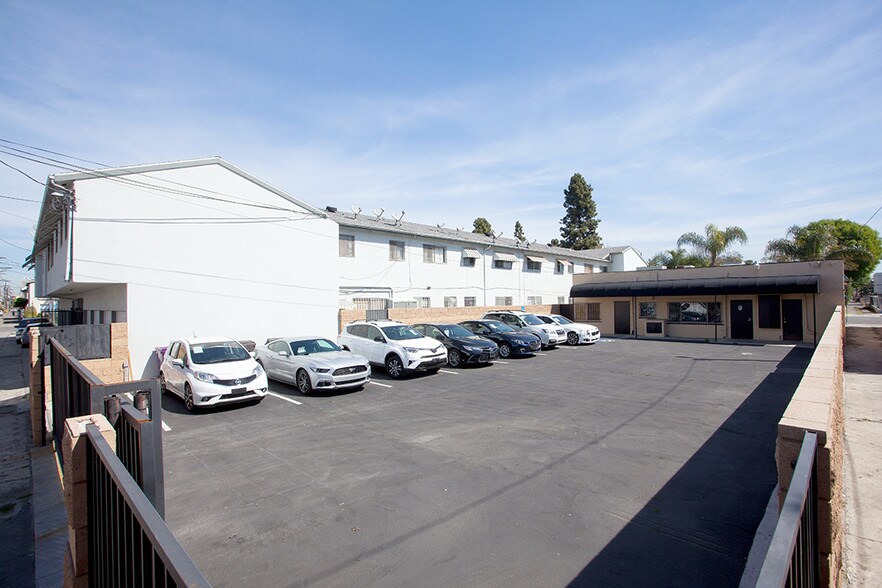 More Photos Of 425-427 Atlantic Ave, Long Beach Office For Sale