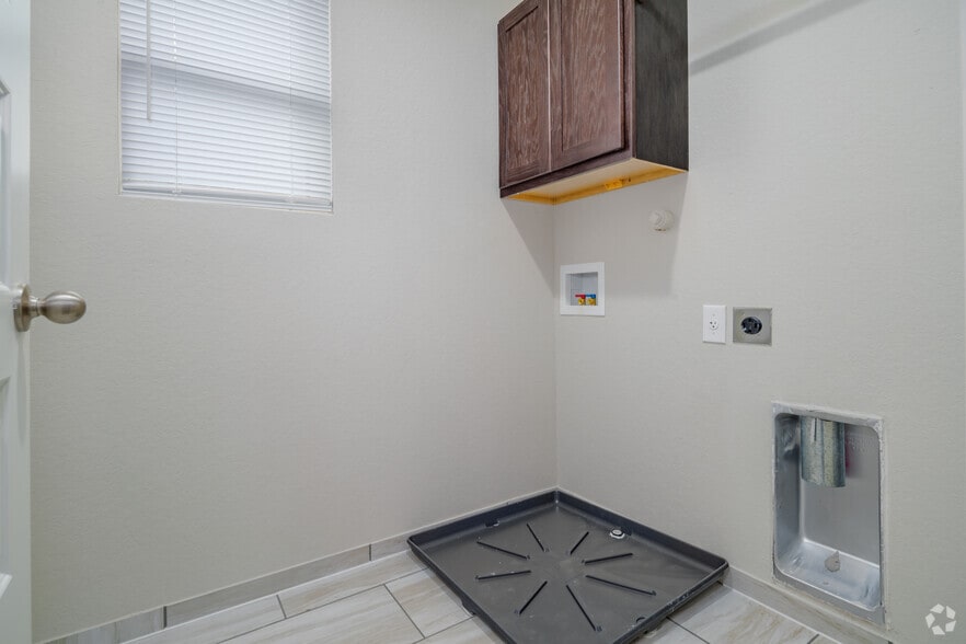 More Photos Of 8302 Via Verona, San Antonio Apartments For Sale