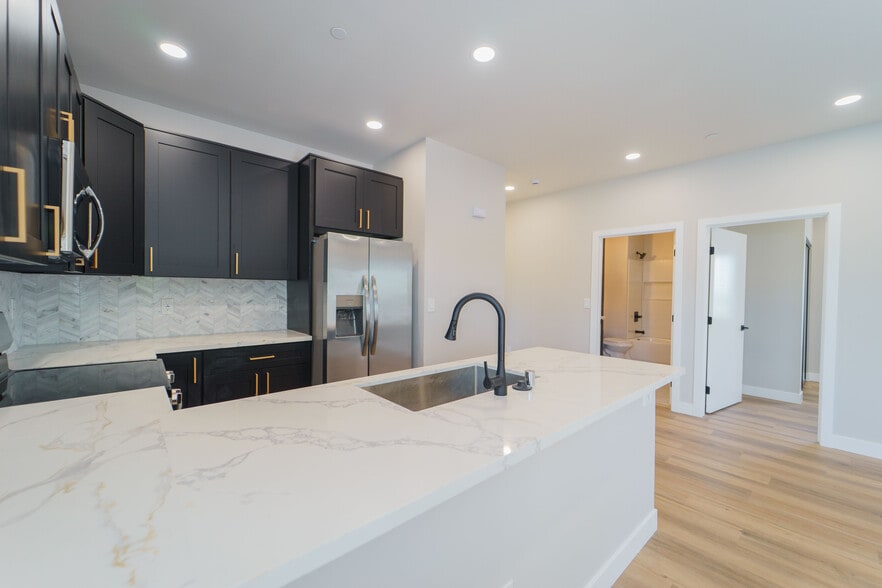 More Photos Of 3363 A St, San Diego Apartments For Sale