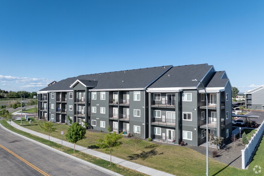More Photos Of 3040 S South Fork Blvd, Idaho Falls Apartments For Sale