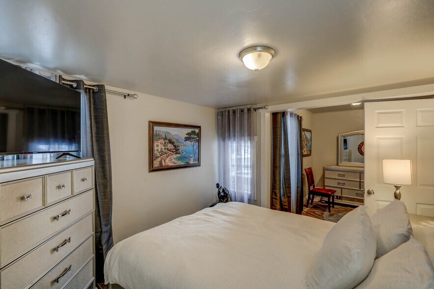 More Photos Of 305 N 3rd St, Mccall Freestanding For Sale