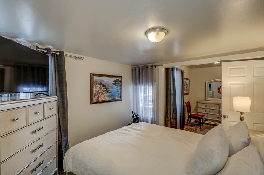 More Photos Of 305 N 3rd St, Mccall Freestanding For Sale