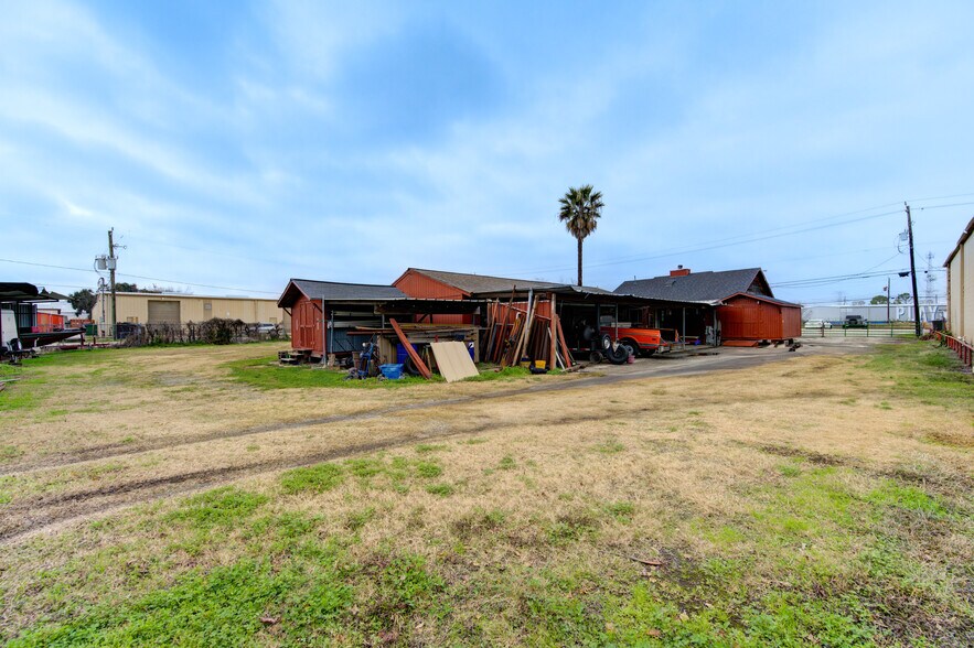 More Photos Of 11217 Todd St, Houston Light Manufacturing For Sale