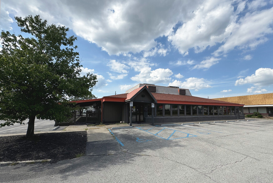 Primary Photo Of 941 E Lewis And Clark Pky, Clarksville Restaurant For Lease