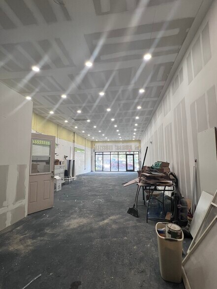 More Photos Of 515-519 Dr Martin Luther King Jr St N, Saint Petersburg Storefront For Lease