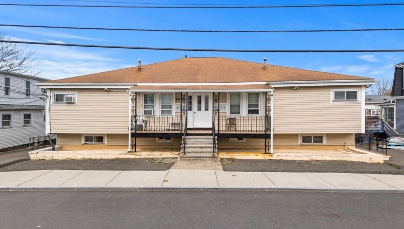 More Photos Of 120 Dolphin Ave, Revere Apartments For Sale