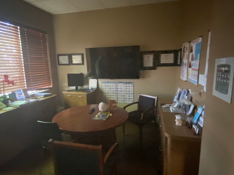 More Photos Of 4010 Sandy Brook Dr, Round Rock Medical For Sale