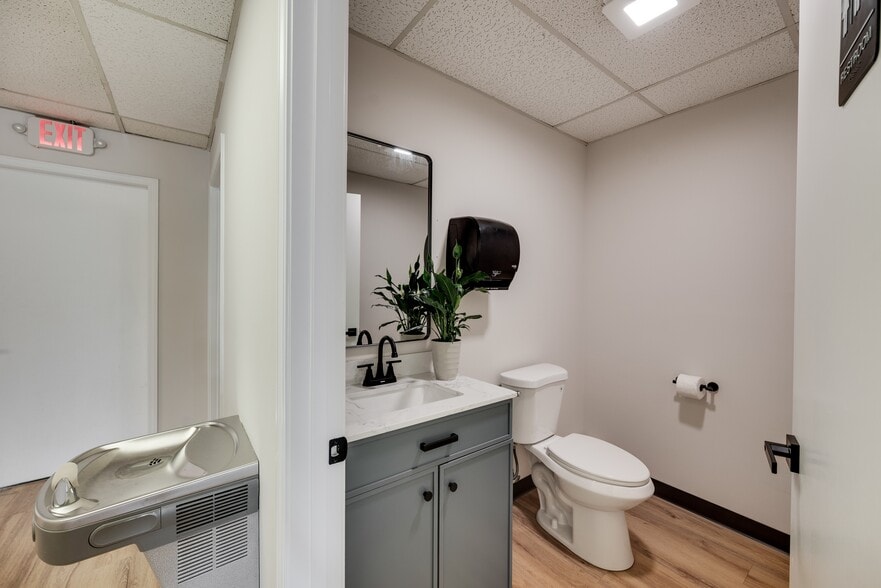 More Photos Of 2703 Grandview Ave, Nashville Office For Sale