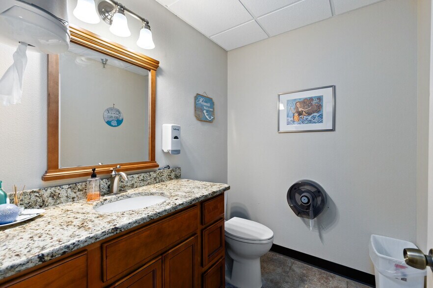 More Photos Of 1356 Bennett Dr, Longwood Distribution For Sale