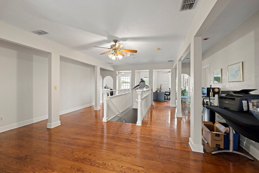 More Photos Of 7024 Central Ave, Saint Petersburg Medical For Lease