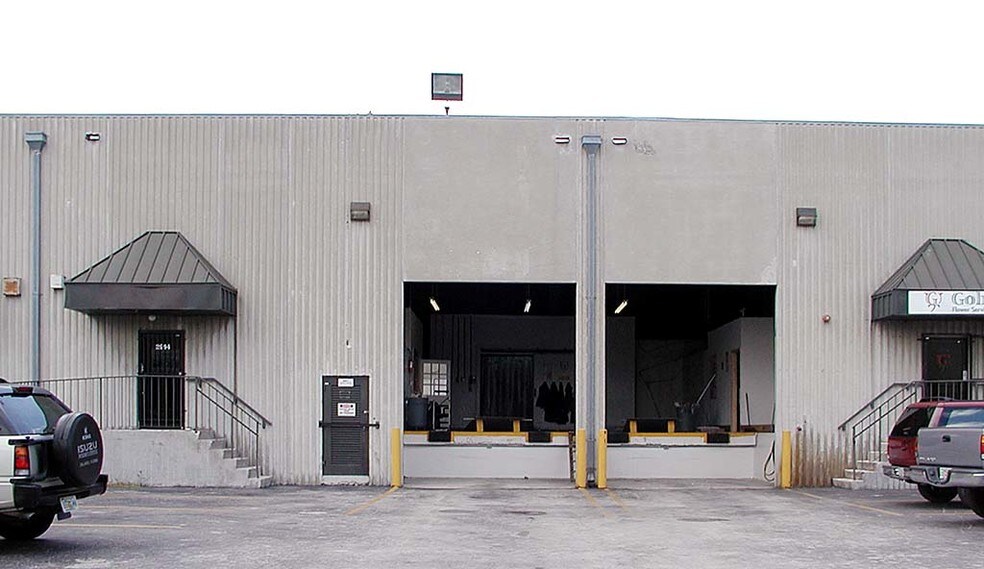 Primary Photo Of 2930-2960 NW 72nd Ave, Miami Warehouse For Lease